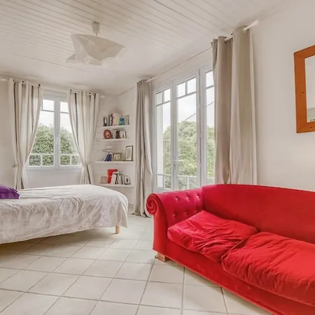 Le Jardin Pour Decor, La Mer Pour Terrain De Jeux ! * La Tranche-sur-Mer