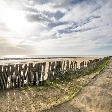 Le Jardin Pour Decor, La Mer Pour Terrain De Jeux ! La Tranche-sur-Mer